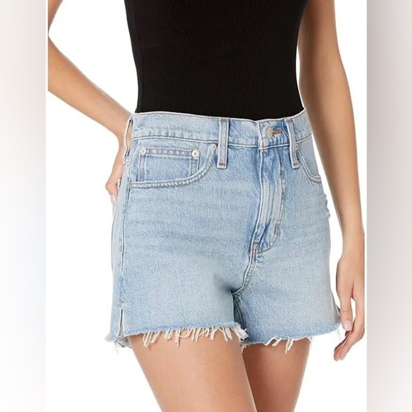 Madewell Relaxed Denim Shorts in Madera Wash: Side-Slit Edition Size 27 - Picture 4 of 14